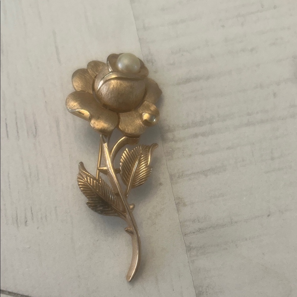 Vintage Signed Crown Trifari Brooch Pin Rose Imitation Pearl Brushed Gold Tone